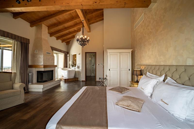 Deluxe Suite with Sea View - Villanova image 2