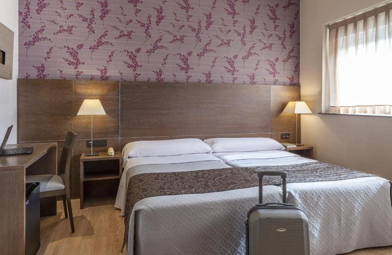 Double Room with One Extra Bed (3 Adults) image 2