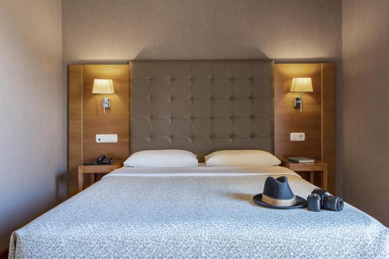 Superior Double Room with Terrace image 2
