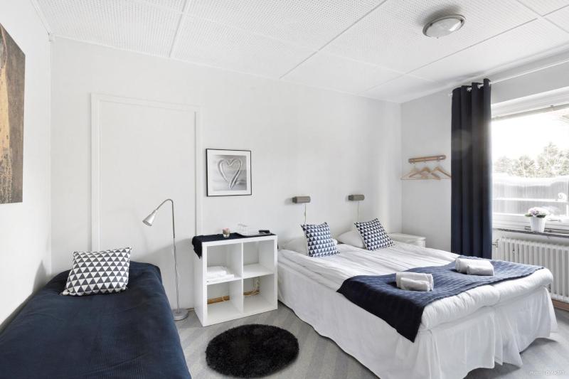 Triple room with shared WC and shower image 4