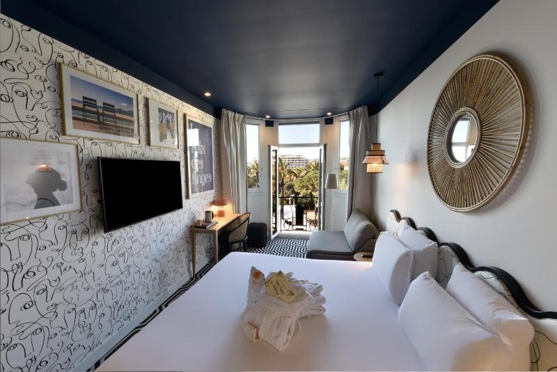 Triple Room with Sea View image 1