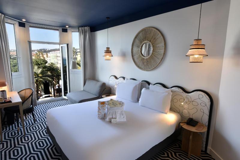 Triple Room with Sea View image 4