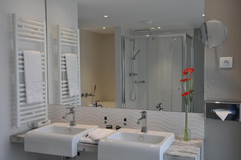 Two-Bedroom Suite image 2