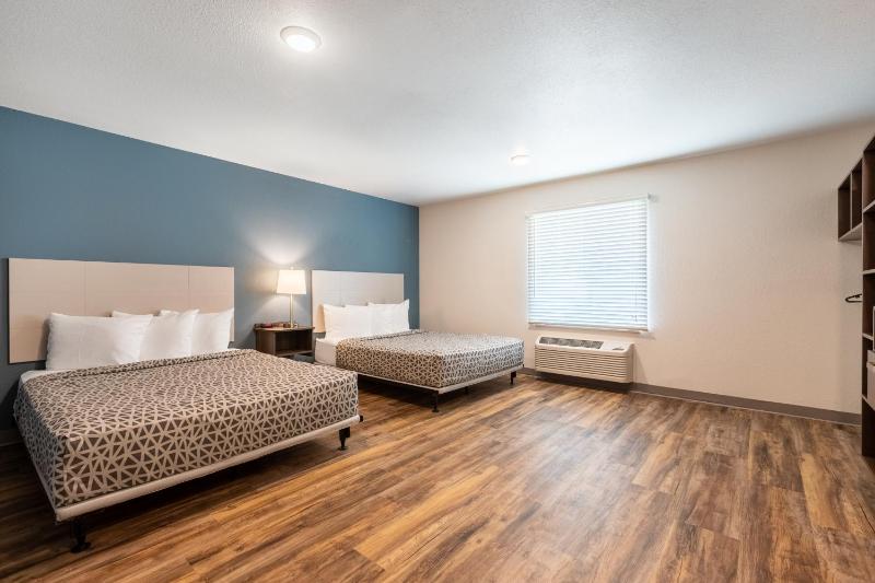 Queen Room with Two Queen Beds - Accessible/Non Smoking image 2