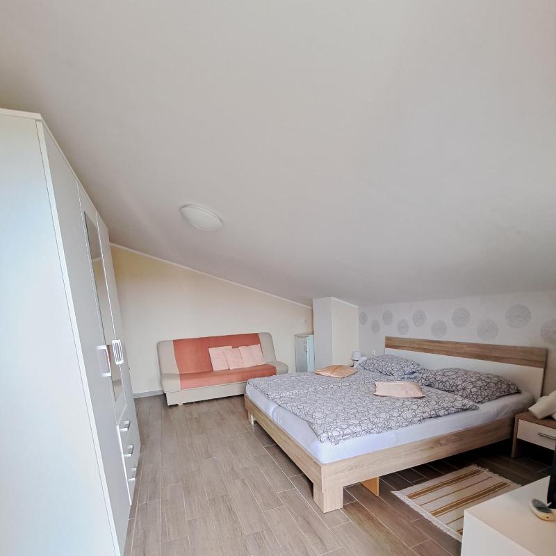 Double Room with Balcony image 3