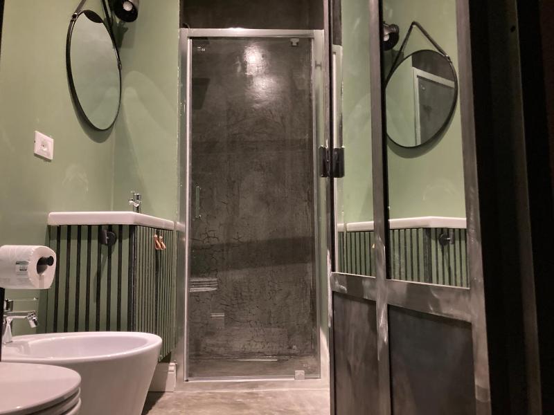 Single Room with Private Bathroom image 2