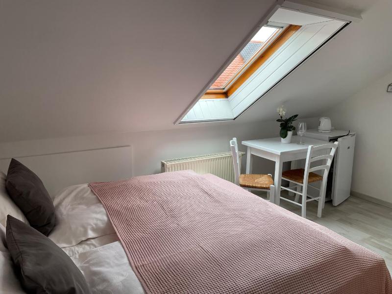 Double or Twin Room with Private Bathroom image 4