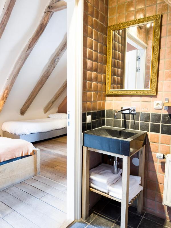 Comfort Triple Room image 3