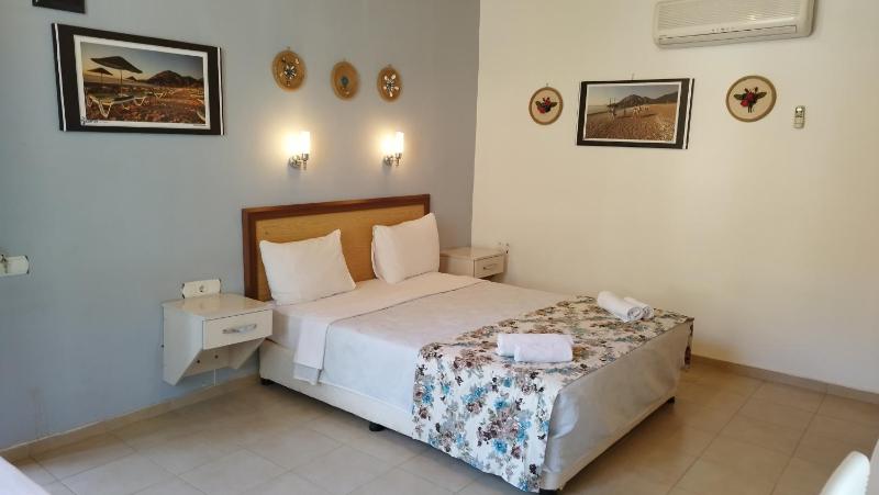 Standard Triple Room image 3