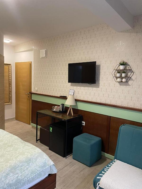 Deluxe Double Room image 3