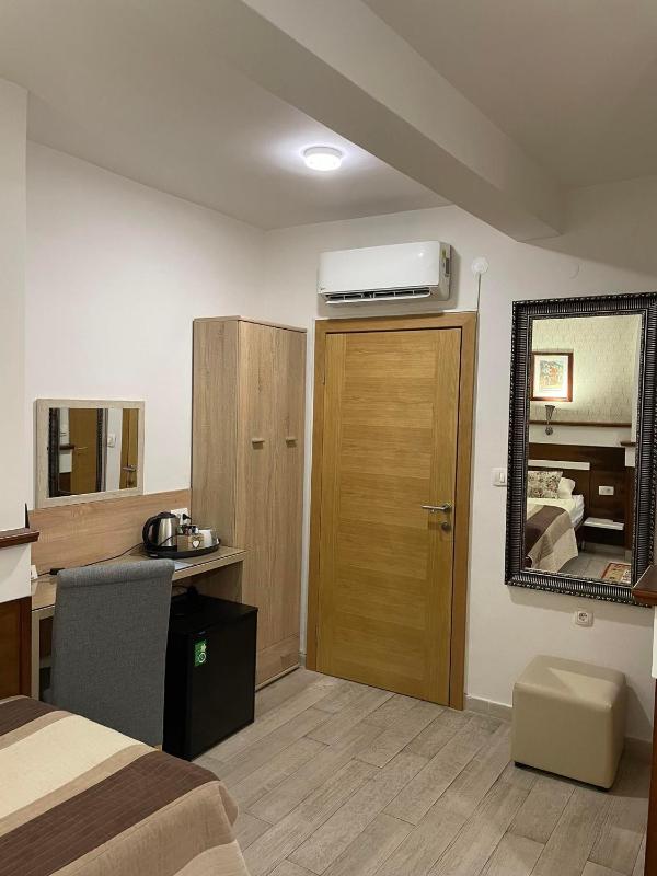 Comfort Triple Room image 2