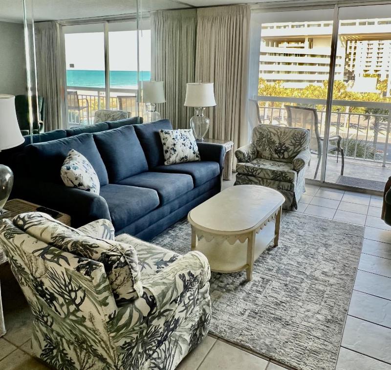 SOUTH HAMPTON 305 3BR 3BA OCEANVIEW Condo - image 1