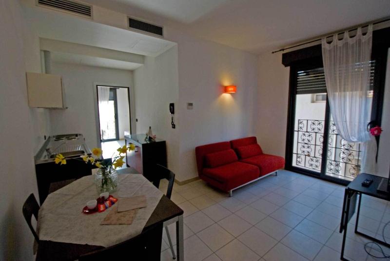 One-Bedroom Apartment image 2