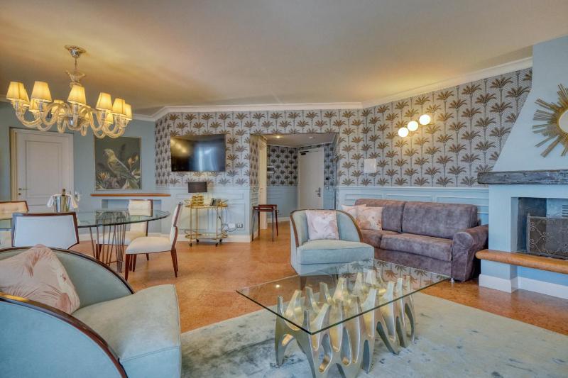 Executive Suite image 4