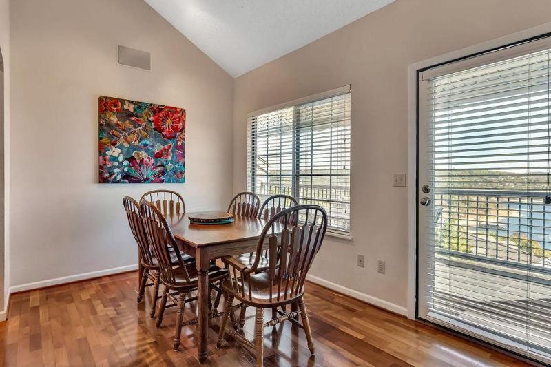 Four-Bedroom Apartment image 1