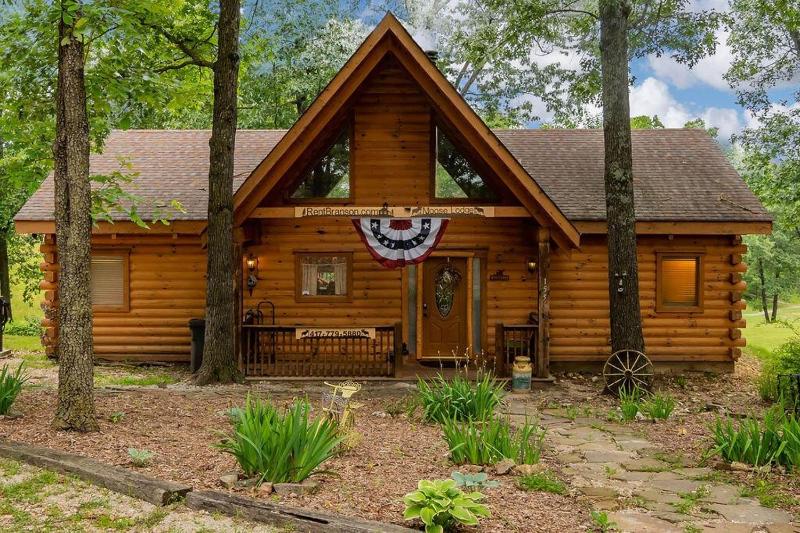 Two-Bedroom Holiday Home image 1