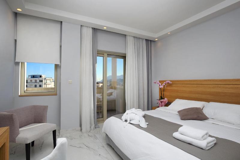Double or Twin City View Room image 1