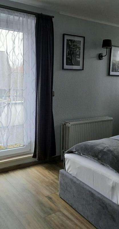 Double Room with Balcony image 2