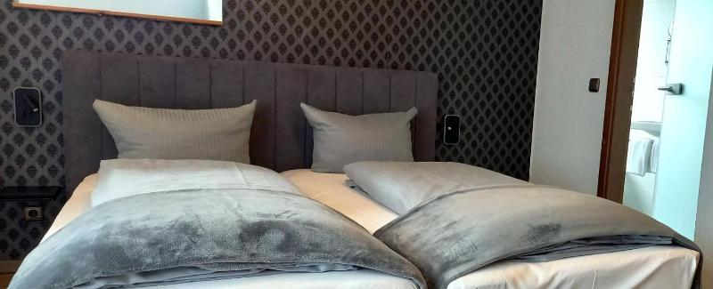 Double Room with Balcony image 1