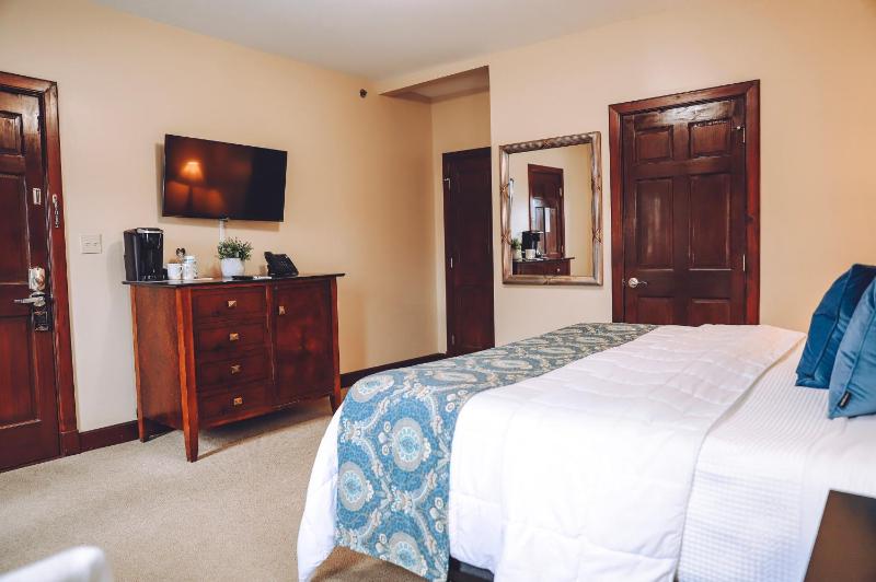 Standard Single Room image 2