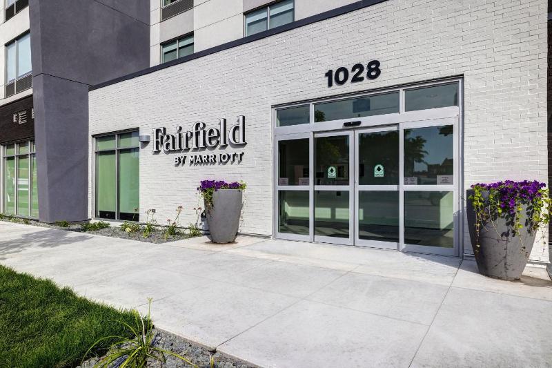 Fairfield Inn & Suites by Marriott Minneapolis Downtown - image 7