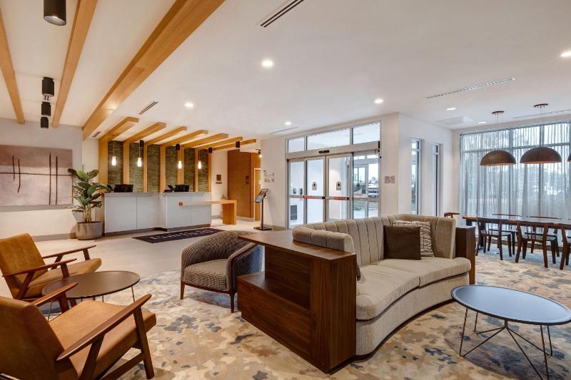 Fairfield Inn & Suites by Marriott Minneapolis Downtown - image 3