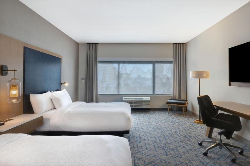 Fairfield Inn & Suites by Marriott Minneapolis Downtown - image 30