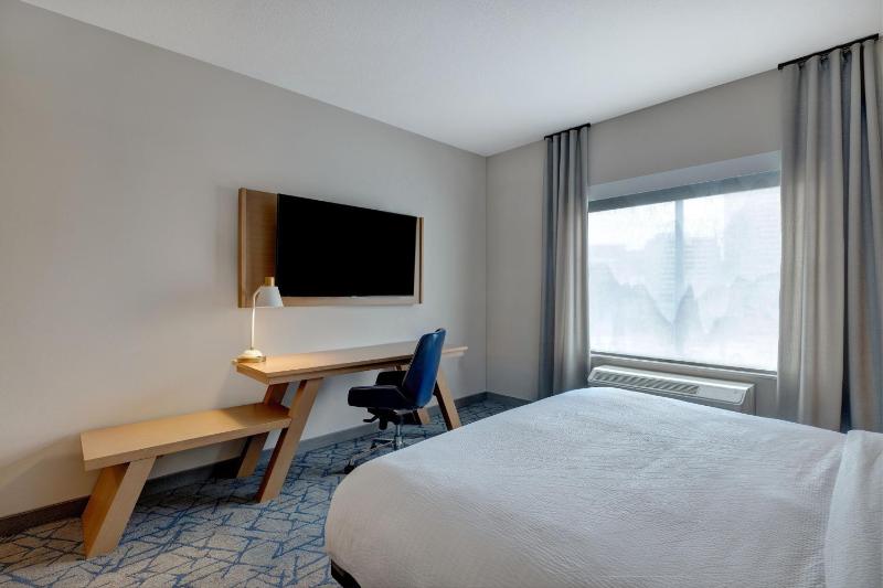 Fairfield Inn & Suites by Marriott Minneapolis Downtown - image 20