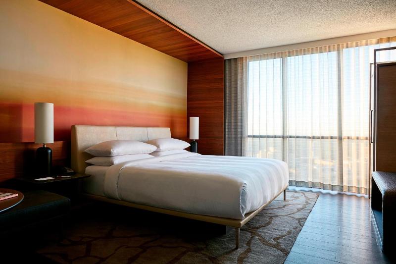 Atlanta Marriott Marquis - image 36