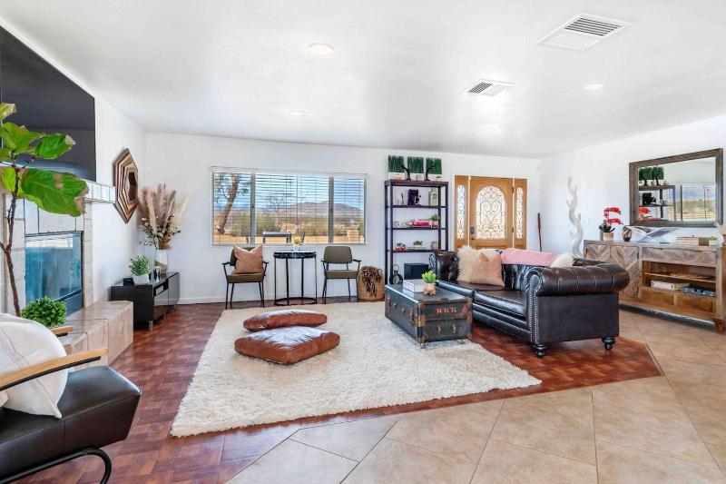 Three-Bedroom Bungalow image 2