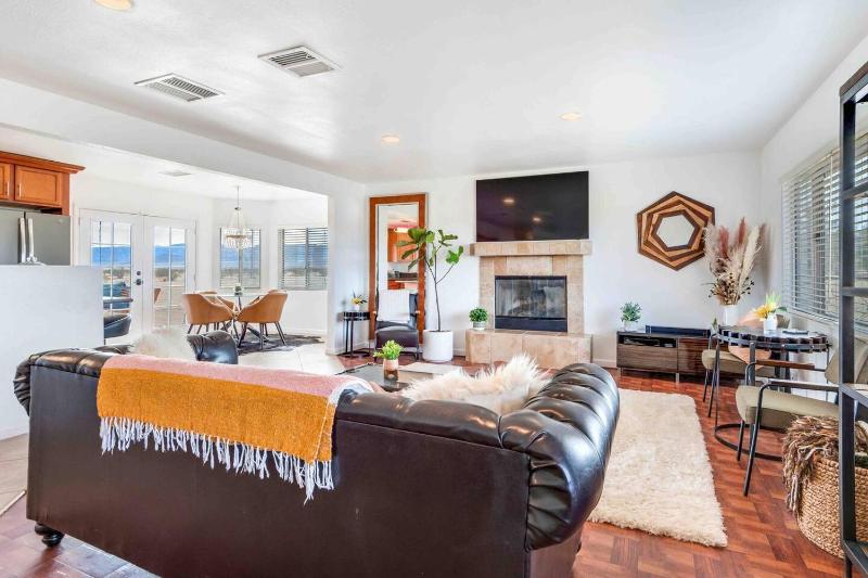 Three-Bedroom Bungalow image 3