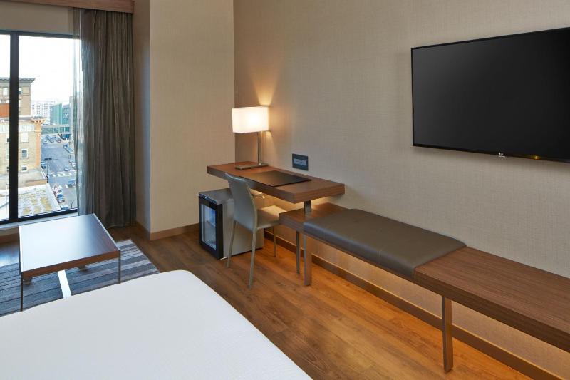 AC Hotel Minneapolis Downtown - image 6