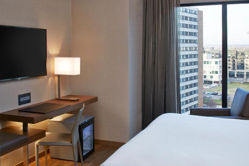 AC Hotel Minneapolis Downtown - image 24