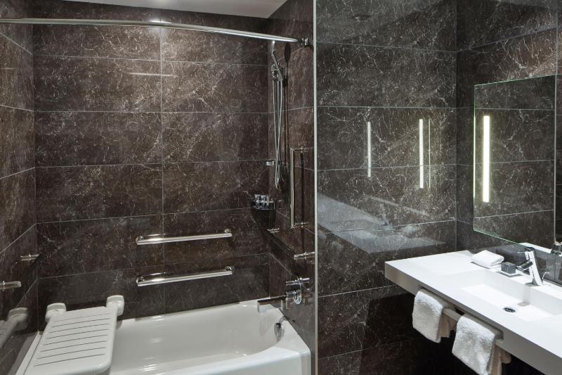 Double Room with Two Double Beds image 3