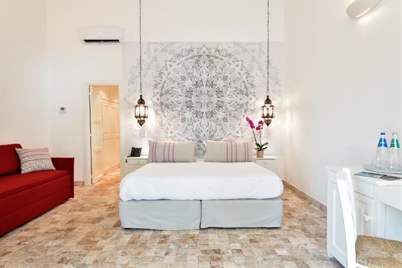 Classic Triple Room image 4