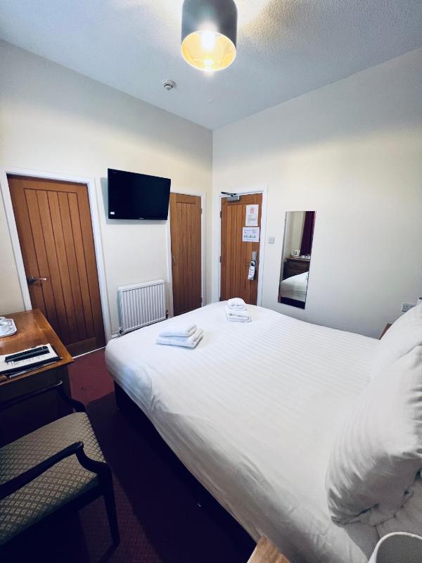 Standard Double Room image 2