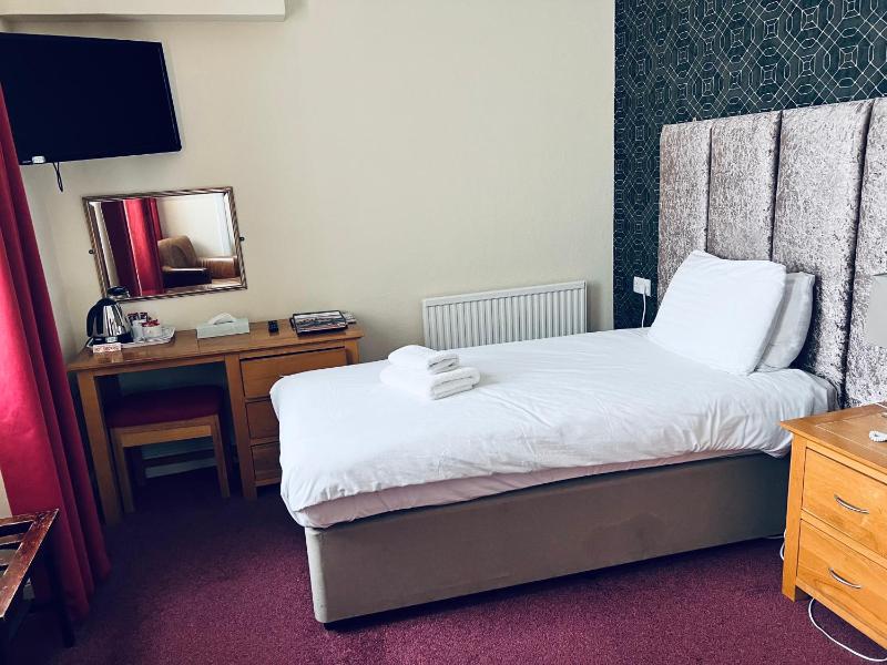 Standard Single Room image 4