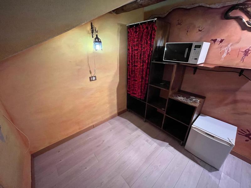 Economy Double Room image 4