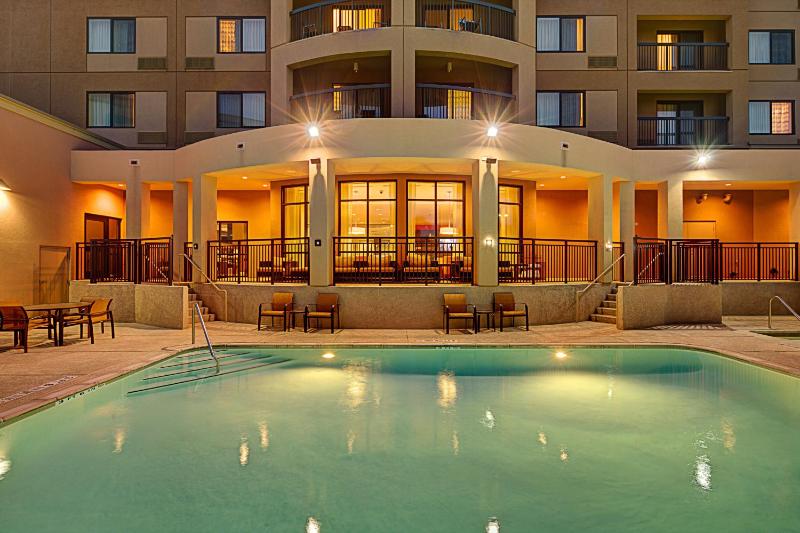 Courtyard by Marriott Houston Medical Center/NRG Park - image 4