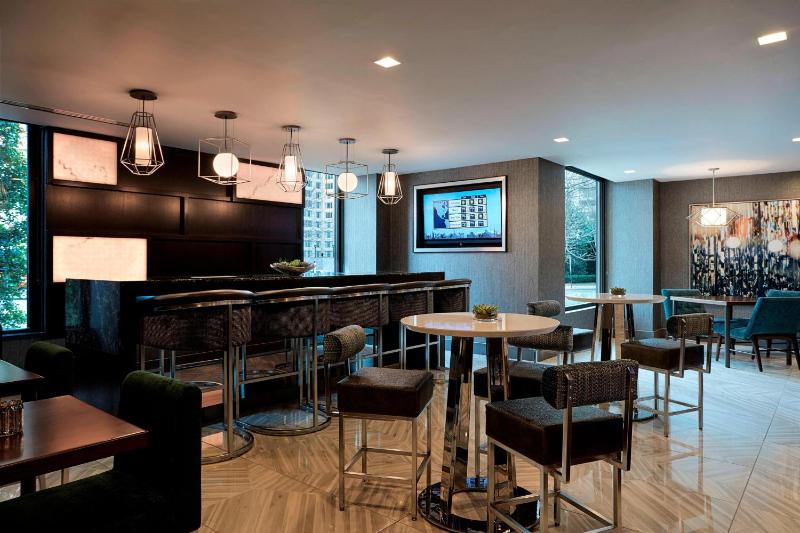 King or Double Room - Concierge Level  image 3