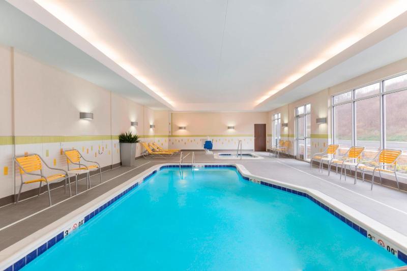 Fairfield Inn & Suites by Marriott Pittsburgh Airport/Robinson Township - image 7