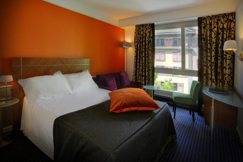 Double Room image 2