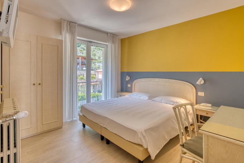 Comfort Double Room with Mountain View image 3