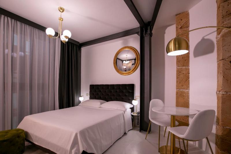Standard Suite image 3