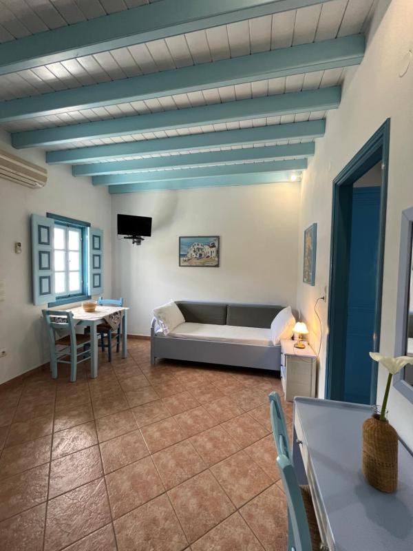 One-Bedroom Apartment image 2