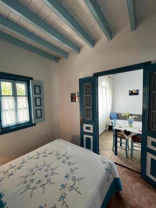 One-Bedroom Apartment image 3