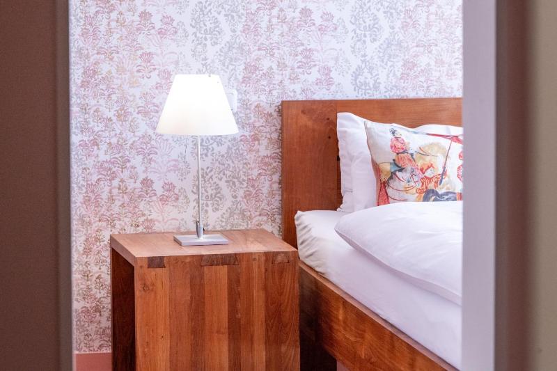 Double Room image 3