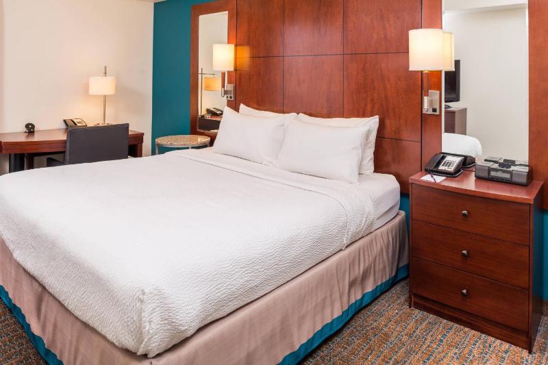 Two-Bedroom Suite image 3