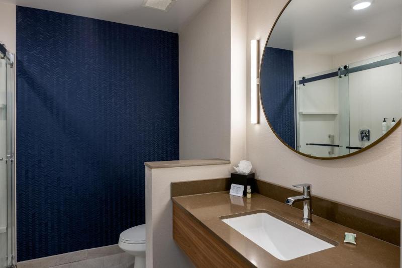 Queen Suite with Two Queen Beds and Sofa Bed image 4