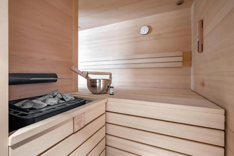 Deluxe Suite image 2